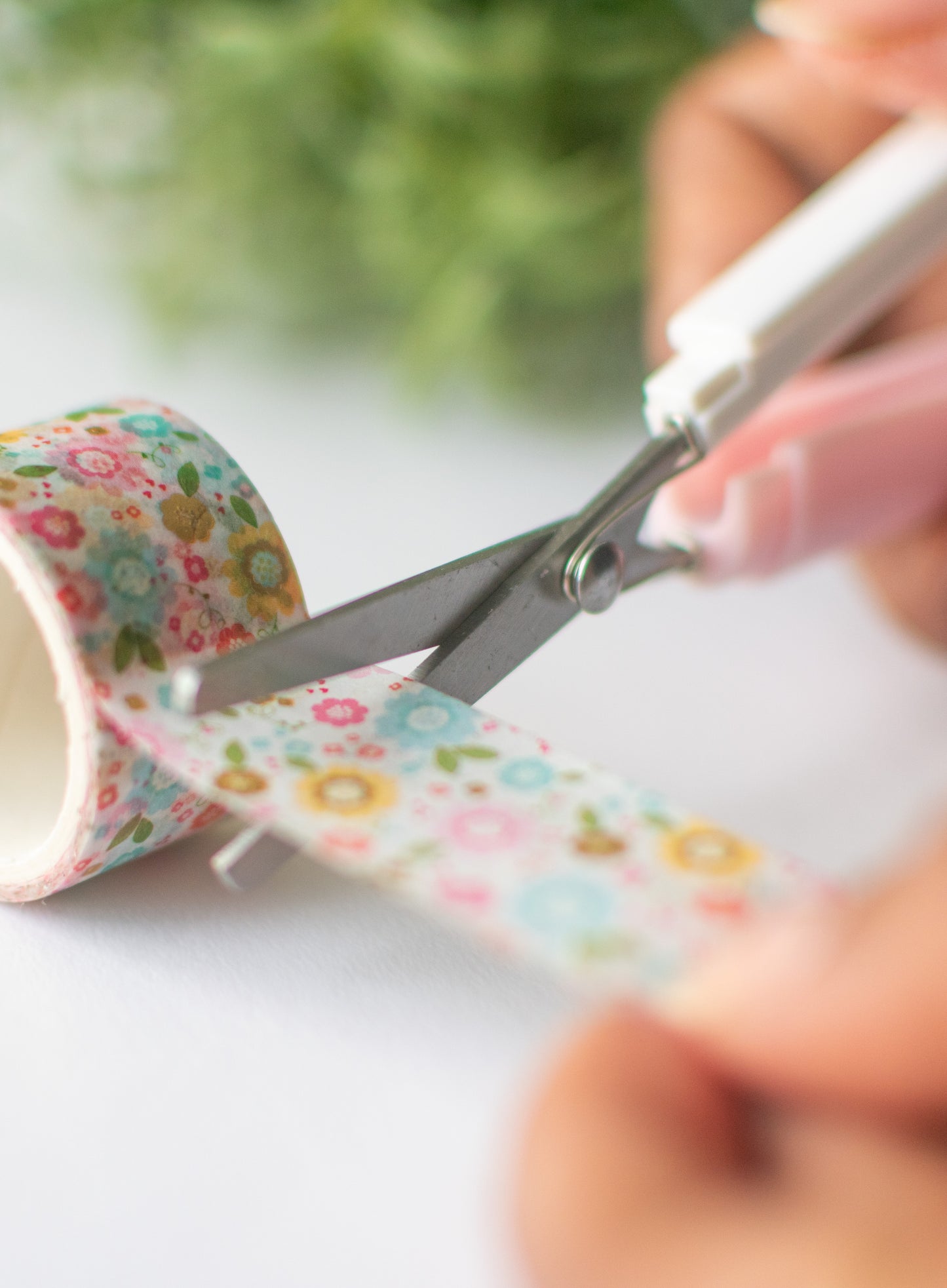 Pastel Compact Scissors