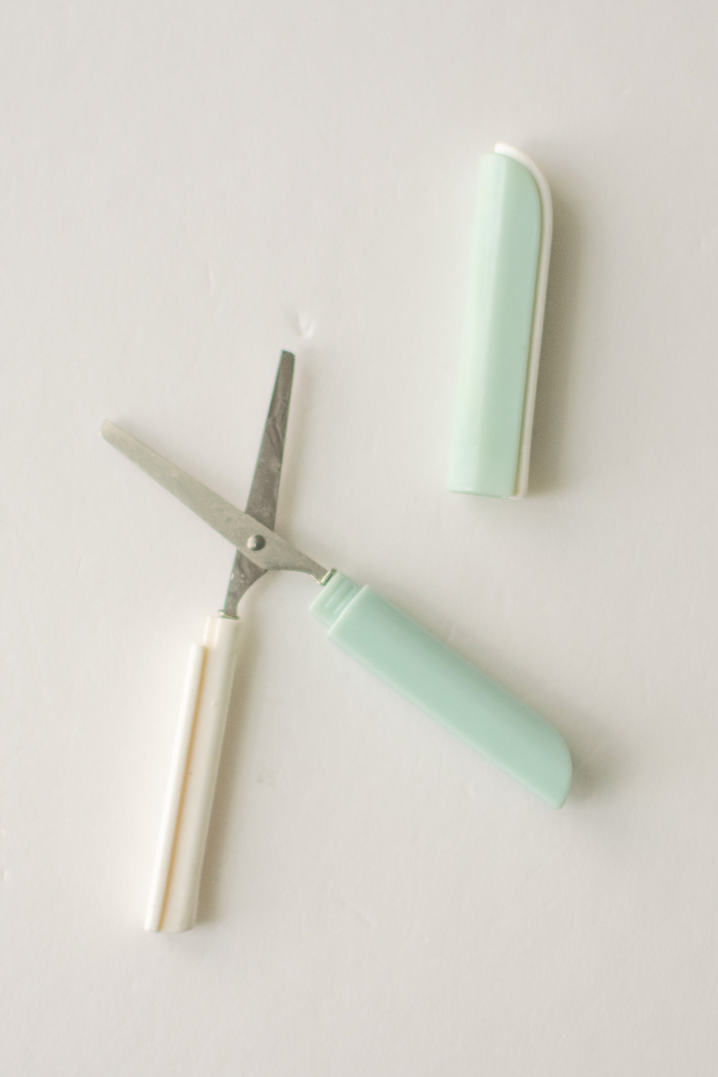 Pastel Compact Scissors